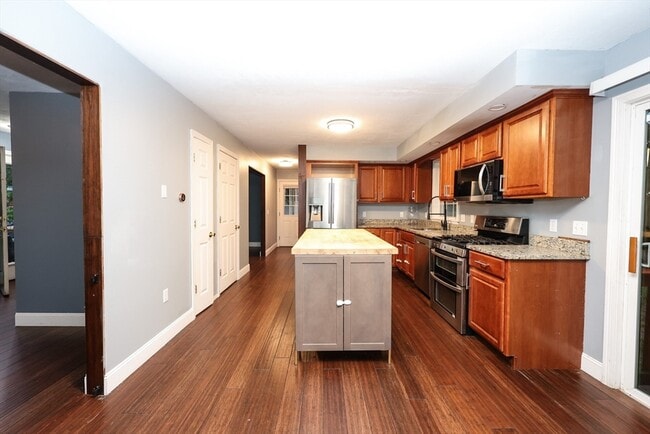 Building Photo - 55 Glenrose Ave