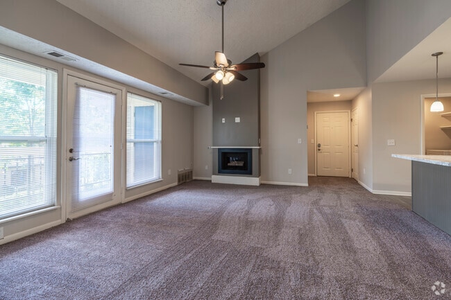 2 habitaciones, 2 baños - 1049 pies cuadrados - 2.º piso - Comedor/sala de estar - Pine Lane Estates