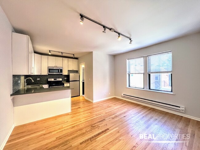 Photo - 2834 W Palmer St Apartment