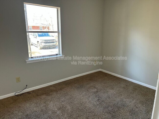 Foto del edificio - 300 S 18th St