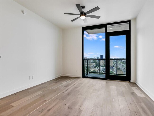 Foto del edificio - 84 East Ave