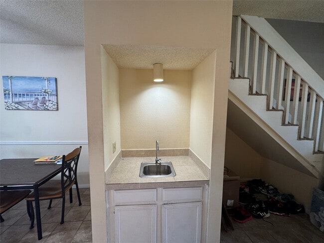 Building Photo - 12300 Brookglade Cir