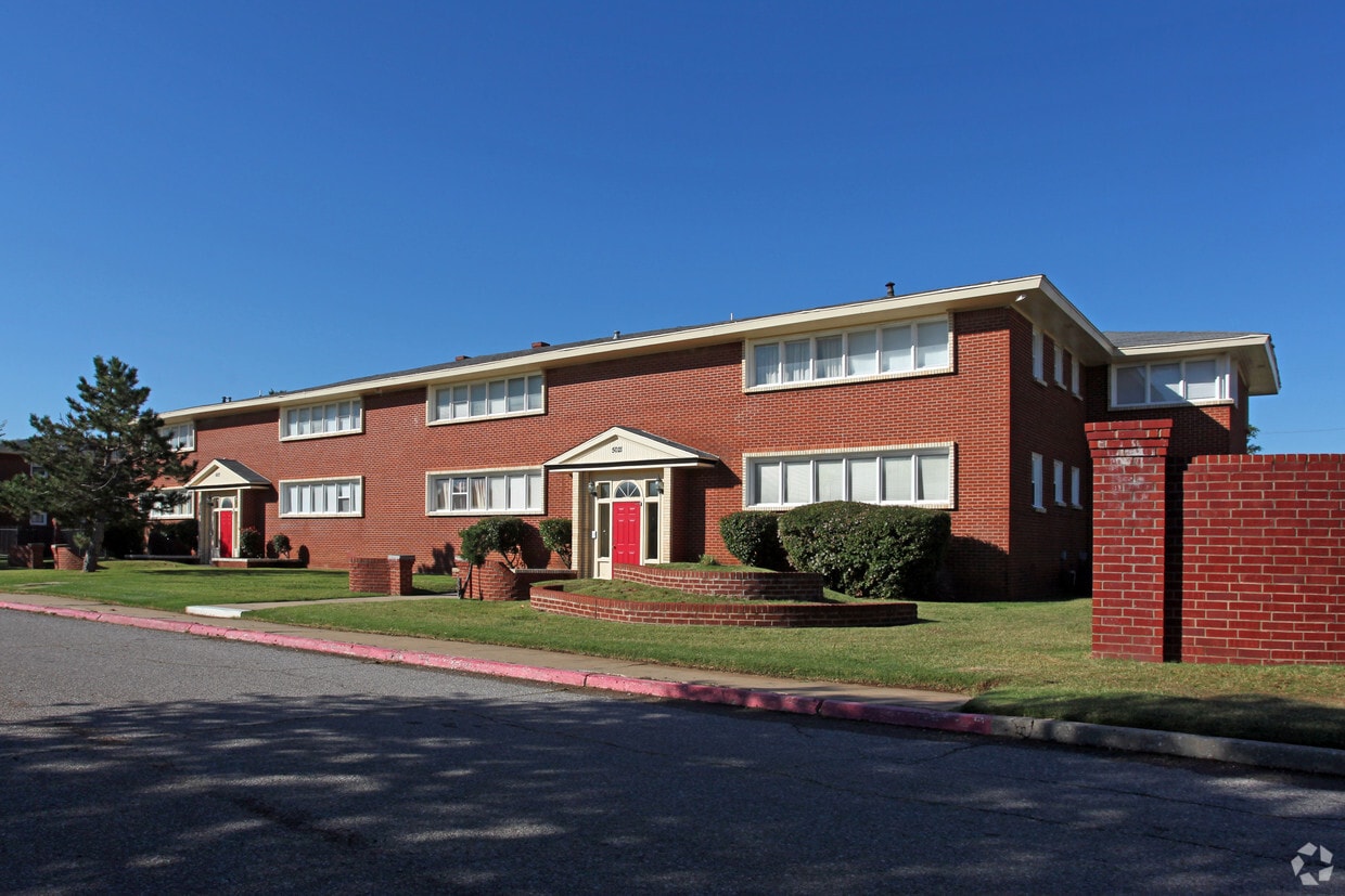 Primary Photo - Mayfair Garden Apartments