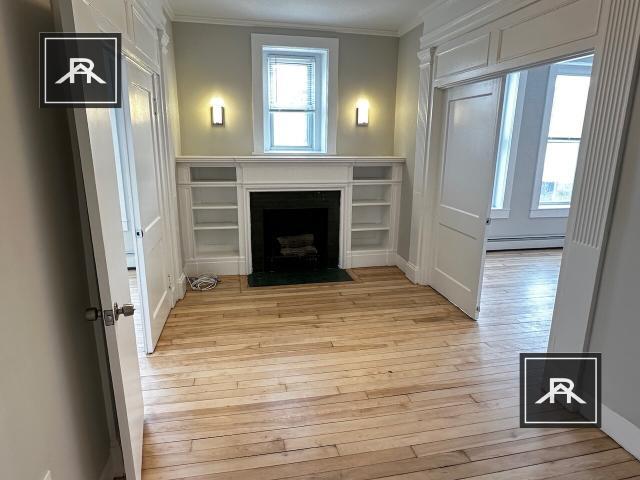 Foto principal - 5 bedroom in Allston MA 02134