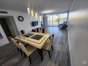 Building Photo - 3091 N Course Dr