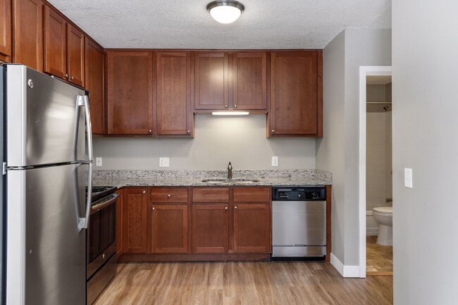 Foto del edificio - 2 Bedroom, Upper Level Unit for Rent in Coon Rapids! Everything Included but Electric & Internet!