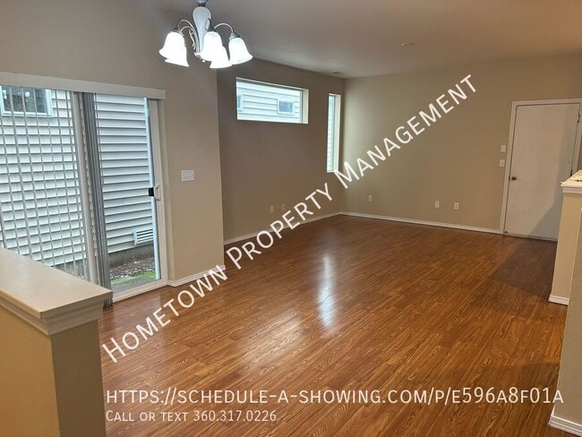 Building Photo - 4332 Freemont St NE