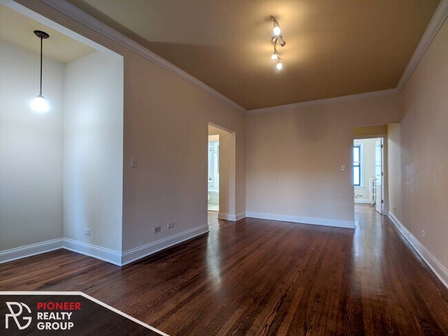 Foto del edificio - 746 W Addison St
