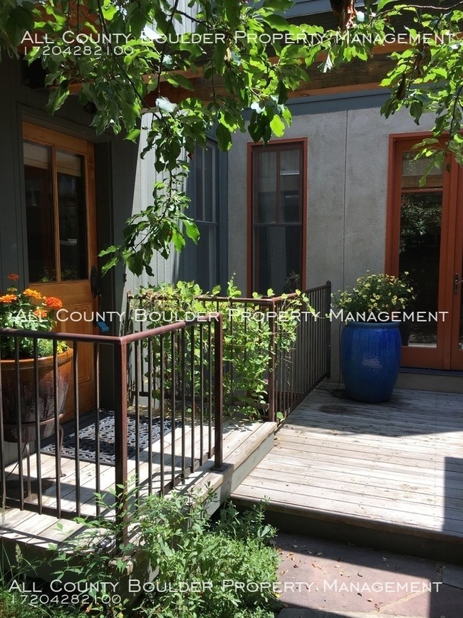 Building Photo - Beautiful Prospect Home with Rooftop Deck