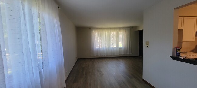 Combination living dinning room - 729 S McKinley Ave