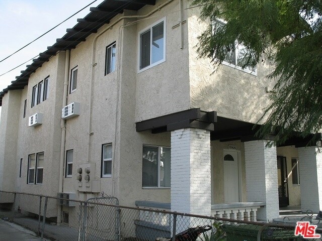 Building Photo - 1242 S Kingsley Dr
