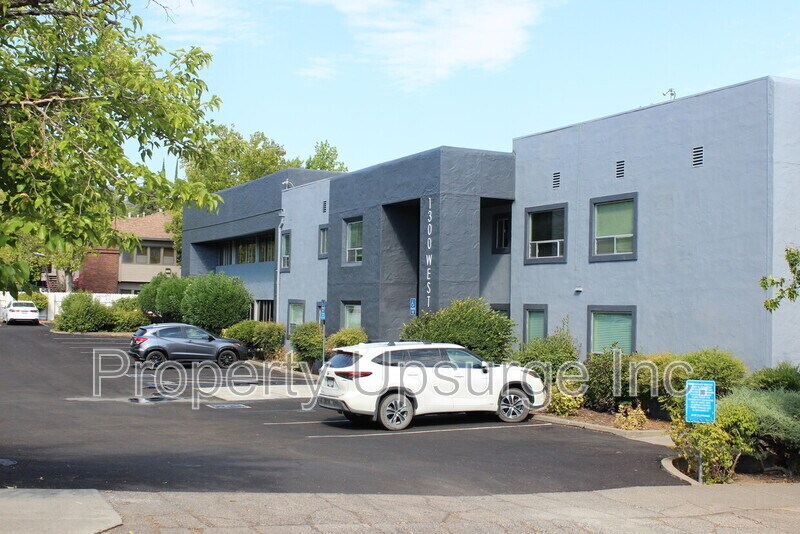 Foto del edificio - 1300 West St