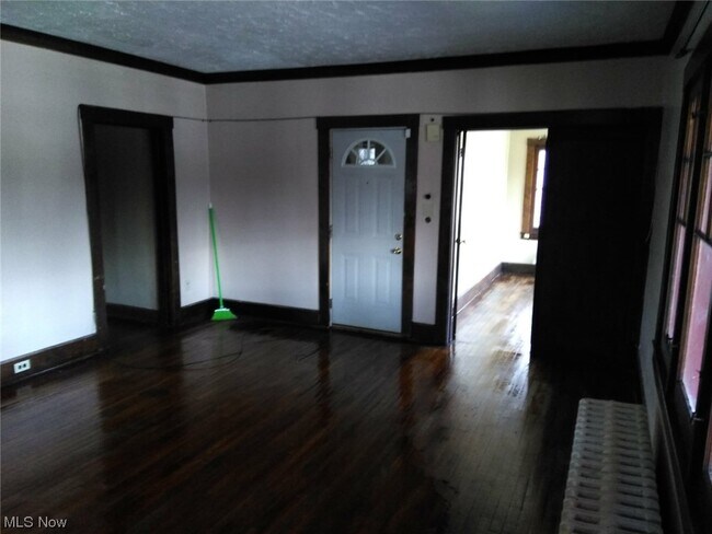 Building Photo - 280 Fairgreen Ave