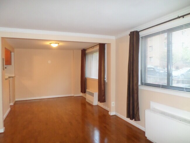 Foto del edificio - 2725 39th St NW