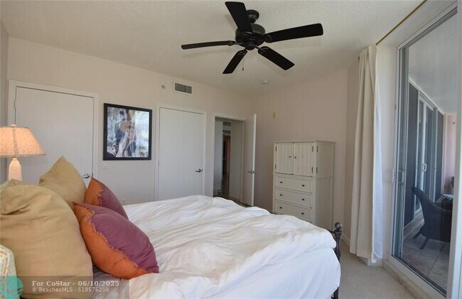 Foto del edificio - 2051 SE 3rd St