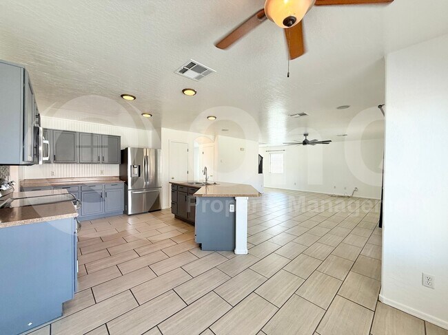 Building Photo - 8812 N 67th Dr