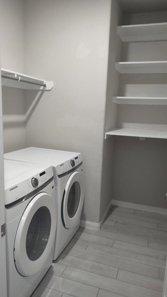 Building Photo - 331 Hbr Frst Ln