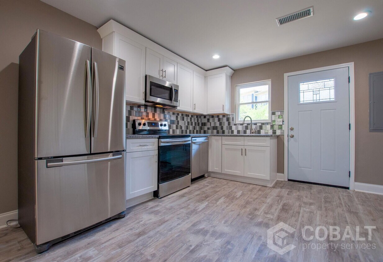 Foto principal - 2331 Peachwood Cir NE