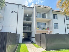 Building Photo - 4800 NW 79th Ave