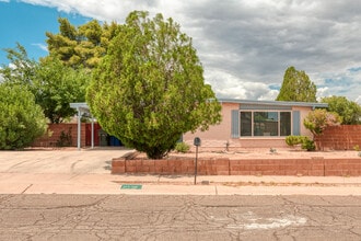 Building Photo - 8145 E Nicaragua Dr