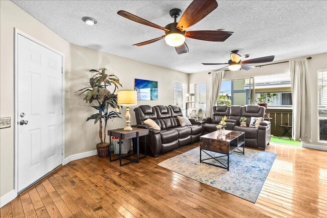 Building Photo - Corner end unit Two Bedroom Two Bath Townh...