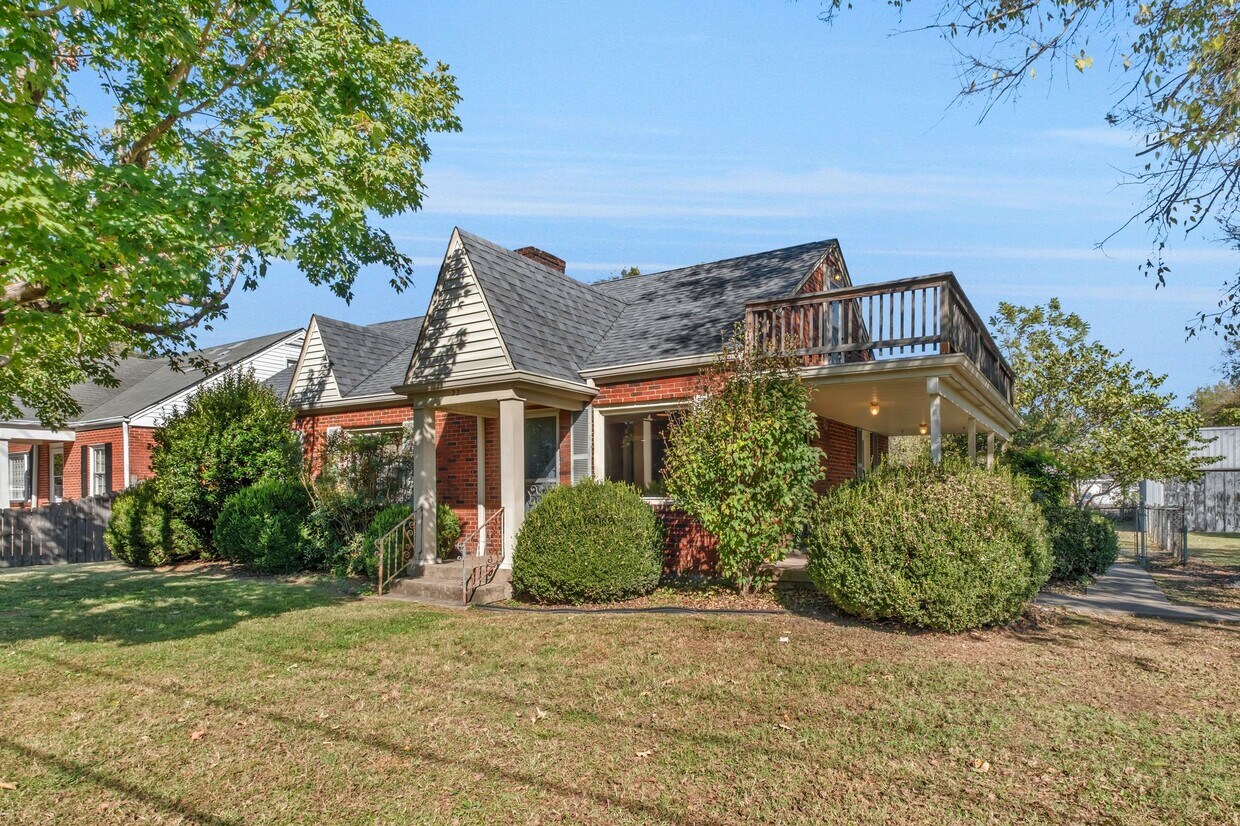 Foto principal - 223 Cumberland Dr