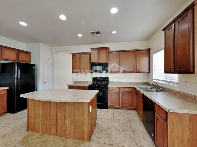 Building Photo - 14610 W Acapulco Ln