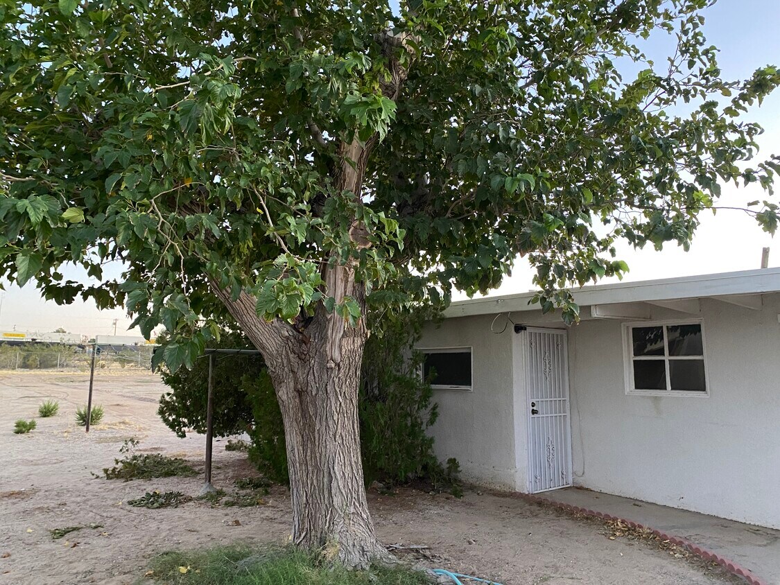 Foto principal - 25573 Jasper Rd