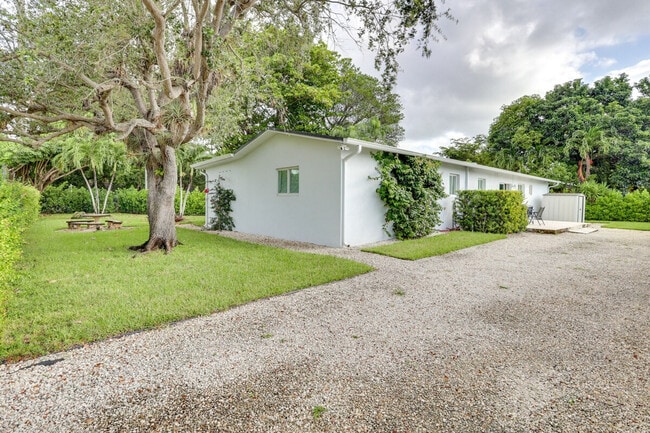 Foto del edificio - 6174 SW 64th Terrace