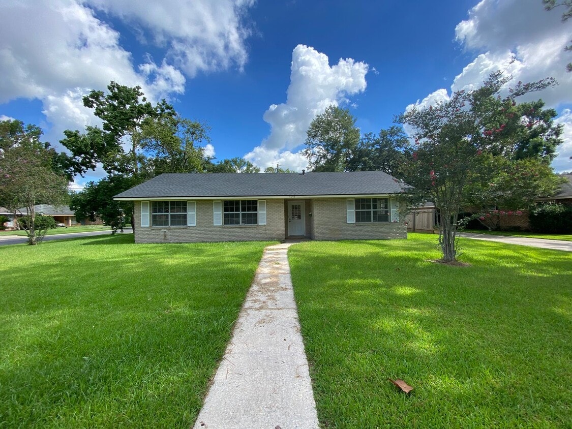 Foto principal - 1006 E Hazel St
