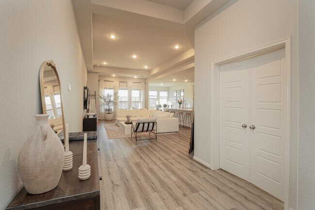 Building Photo - 16431 Elkcreek Dr