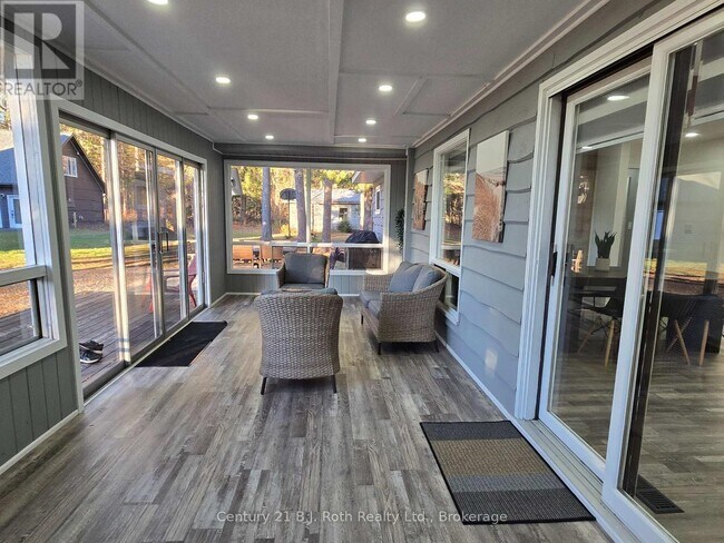 Photo du bâtiment - 375 Santas Village Rd