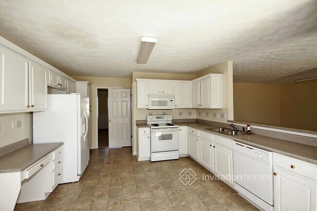 Building Photo - 860 Lewis Ridge Cir