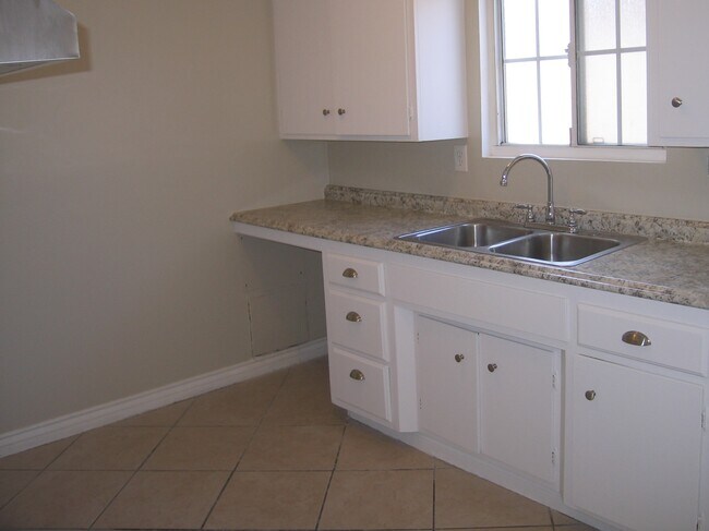 Foto del edificio - 2378 Chanslor St