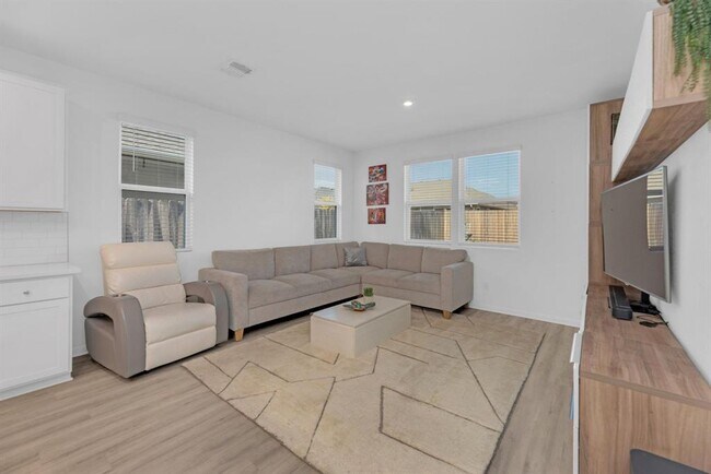 Foto del edificio - 20704 John Gill Dr