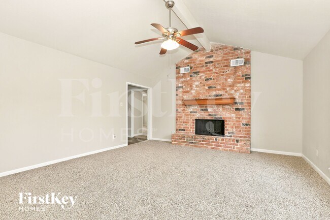 Foto del edificio - 13223 Lake Breeze Ln