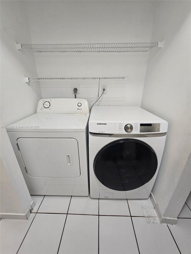 Building Photo - 11583 NW 4th Way