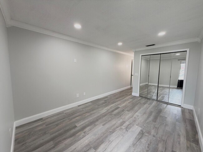 Foto del edificio - 5957 Forest Hill Blvd