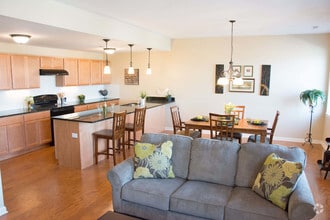 Building Photo - Butternut Commons Luxury Apartments