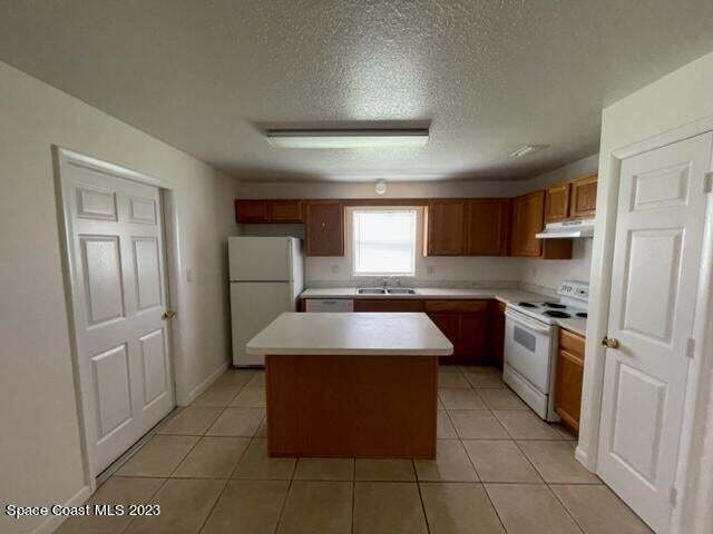 Foto del edificio - 828 Faull Dr