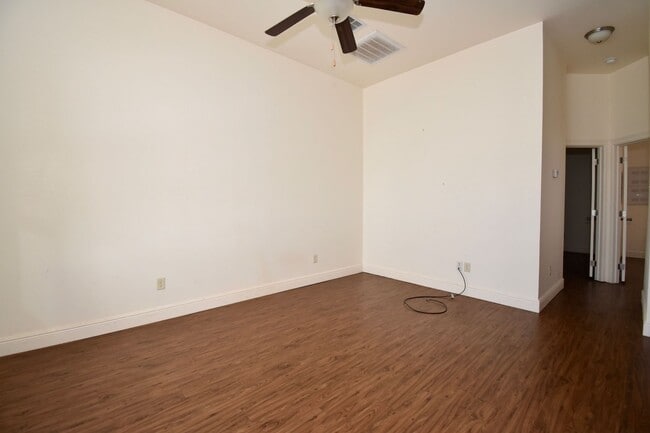 Building Photo - Pine Grove Apartments