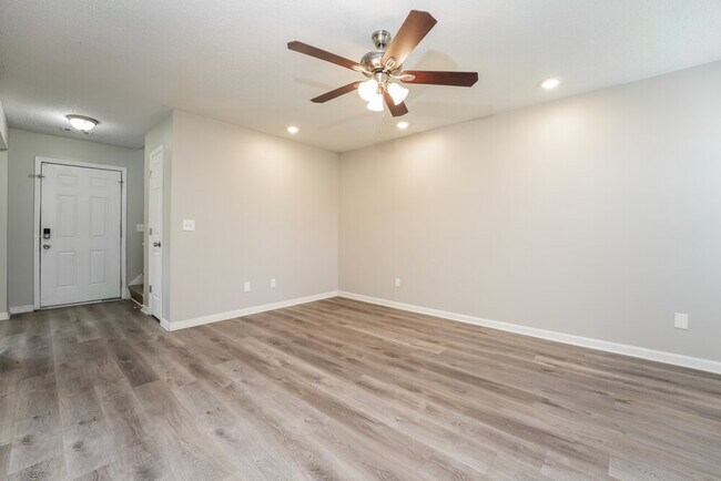 Foto del edificio - 7211 Mill Arbor
