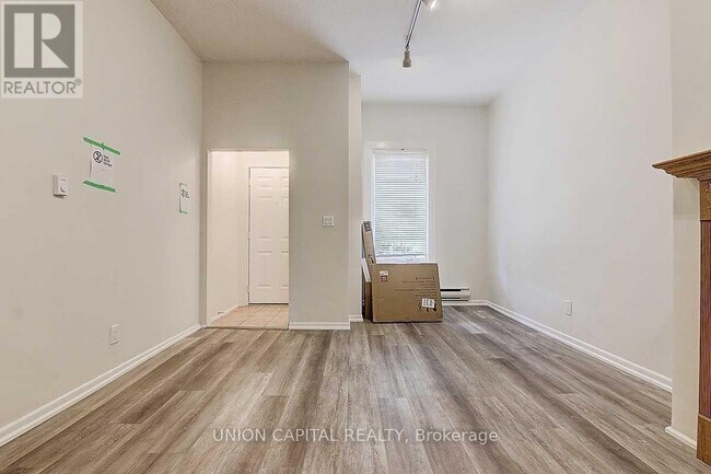 Photo du bâtiment - 928 Eastern Ave