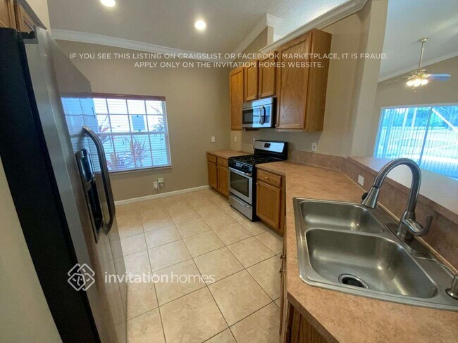 Foto del edificio - 5785 Raceway Rd