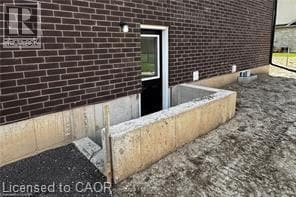 Building Photo - 123 Maple St