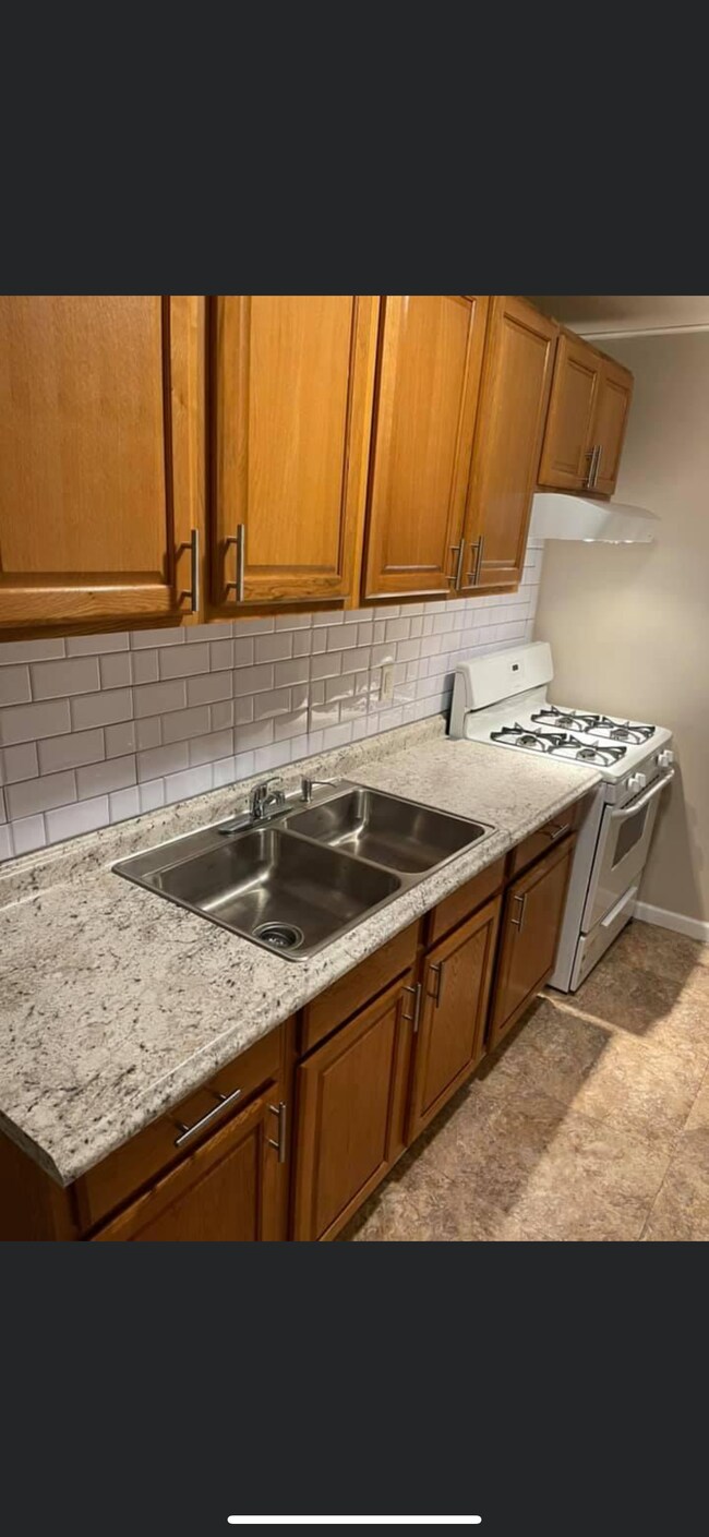 Foto del edificio - 1915 Underwood St