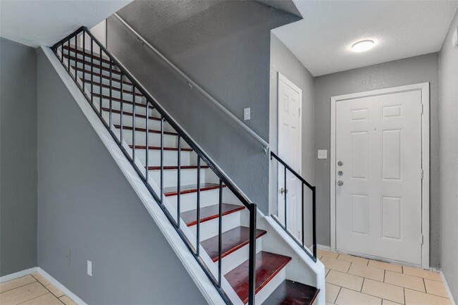 Foto del edificio - 6605 Deatonhill Dr