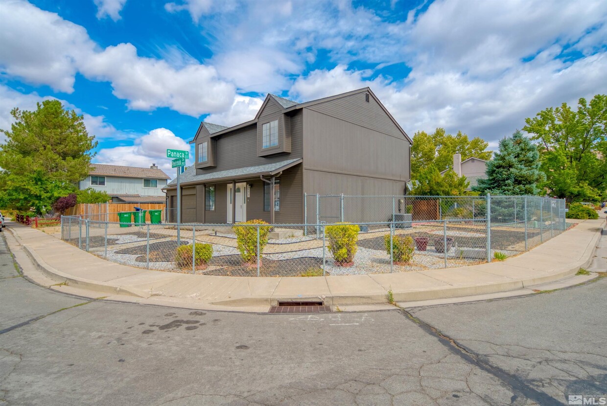 Foto principal - 2977 Pinebrook Dr
