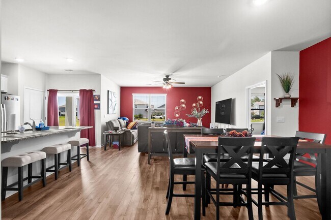 Building Photo - 3927 Nandina Ct