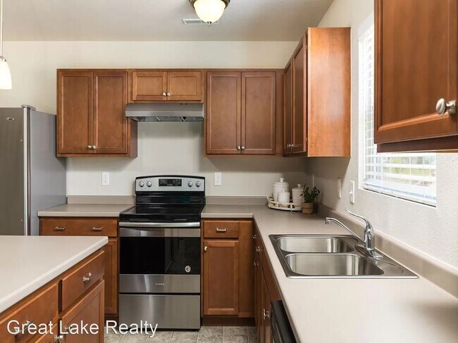 Building Photo - 4 br, 2.5 bath House - 877 View Pointe Drive